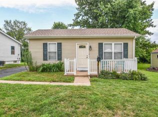 208 La Motte Ln, Saint Louis, MO 63135