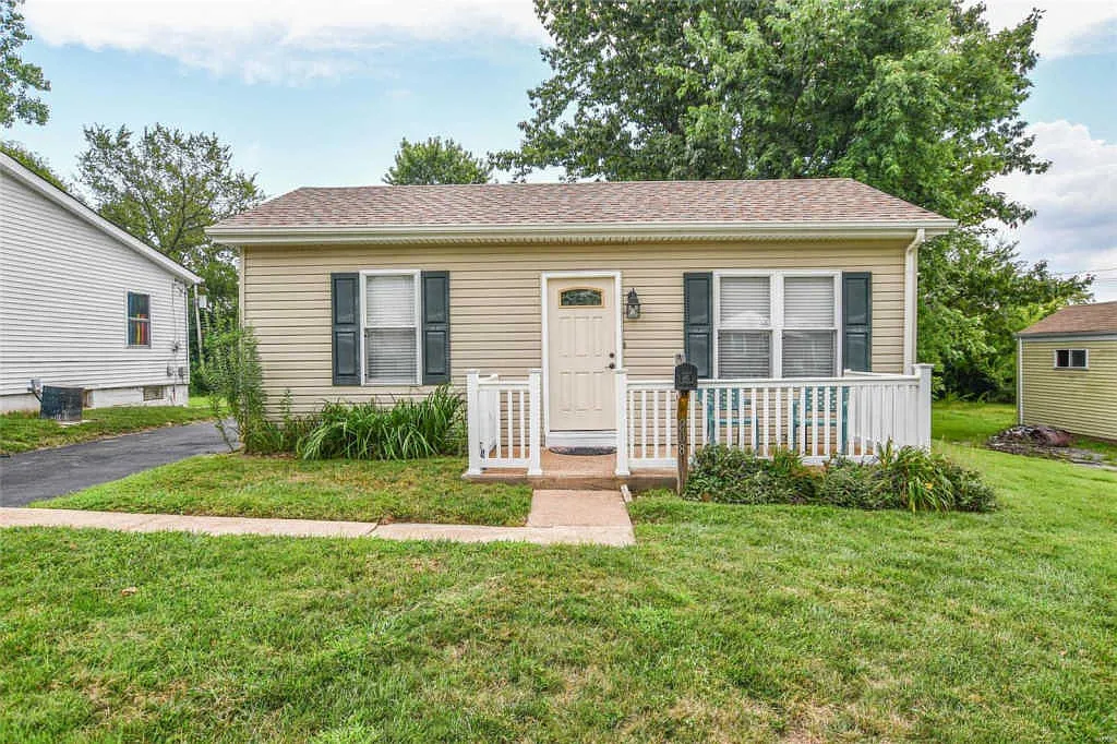208 La Motte Ln photo 1