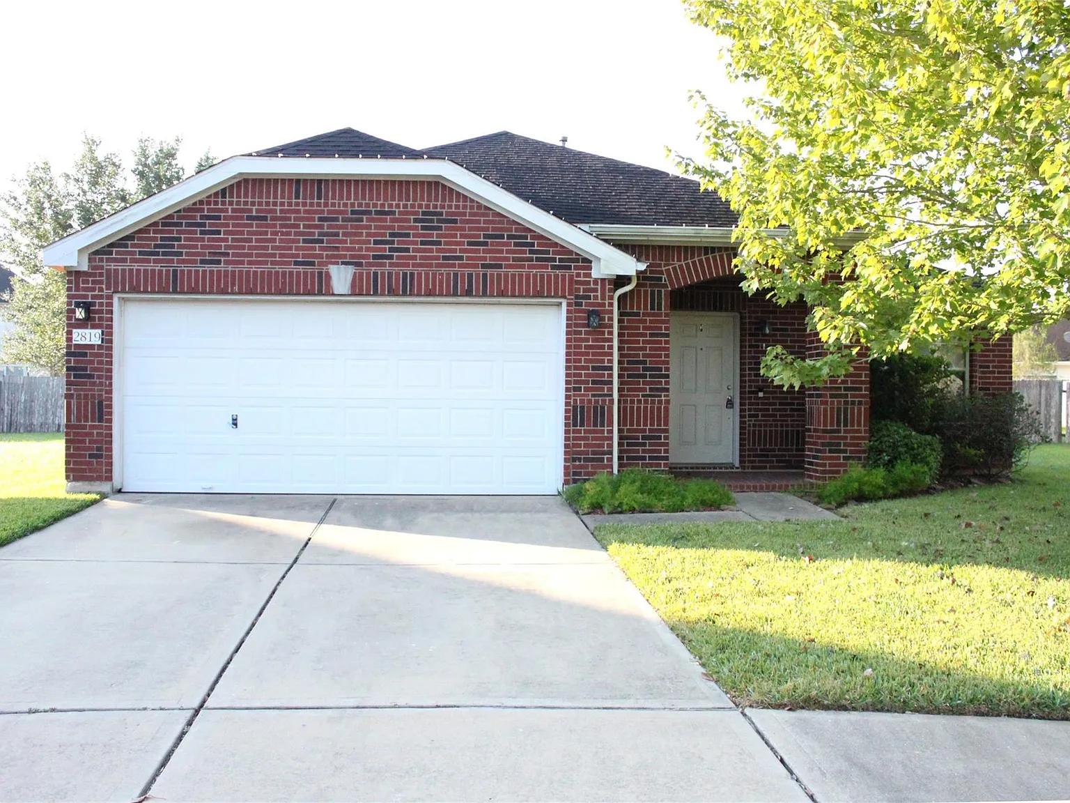 3 bed, 2.0 bath, 1884 sqft, $1,900 — Photo 1