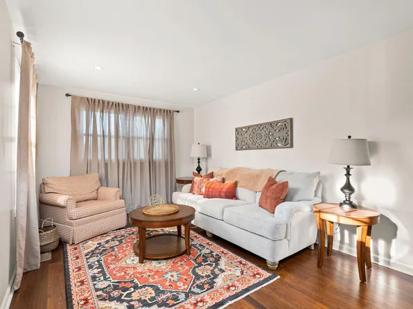 633 Debbie Dr, Hermitage, TN 37076
