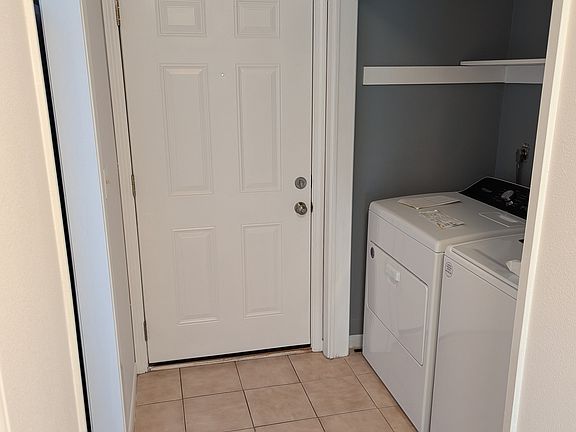 4th image of 244 Oxford Ct