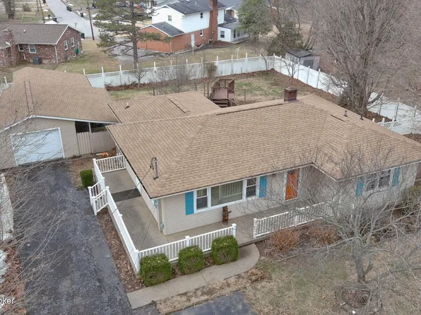 427 S Deepwood Dr, Radcliff, KY 40160