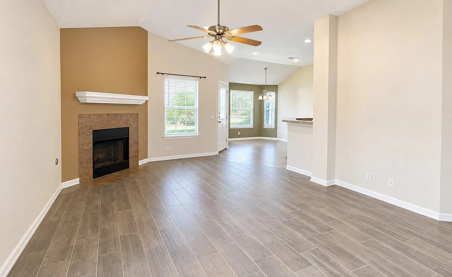 3 bed, 2.0 bath, 1529 sqft, $1,750 — Photo 4