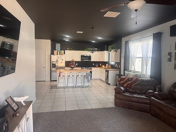4th image of 41827 W Chatham Pl