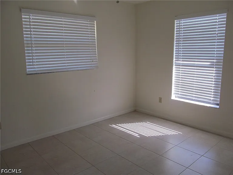 111 Doveside Ln — Photo 12
