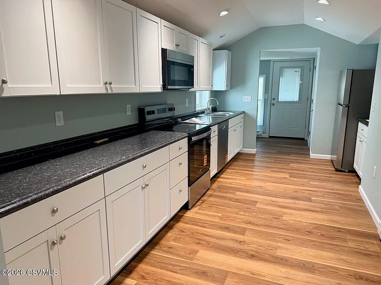 1010 Ash St — Photo 8