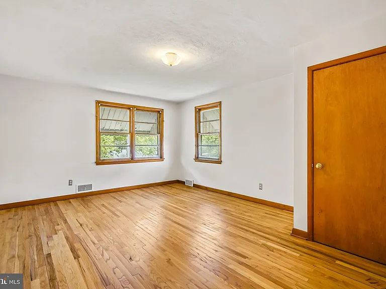 1125 Parkway Ave — Photo 8