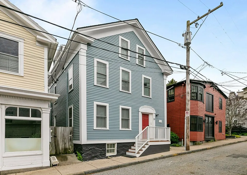 30 Prospect Hill St #2