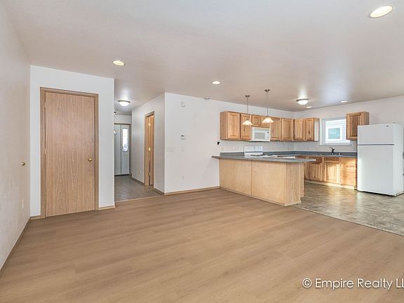2nd image of 4767 Glasgow Dr #A