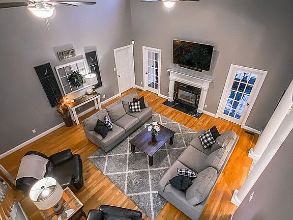 5th image of 11918 Woodbluff Ct
