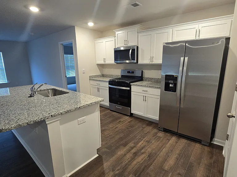 820 Wolverine Ln — Photo 17