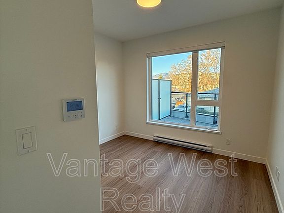 4th image of 1380 Pridham Ave #218