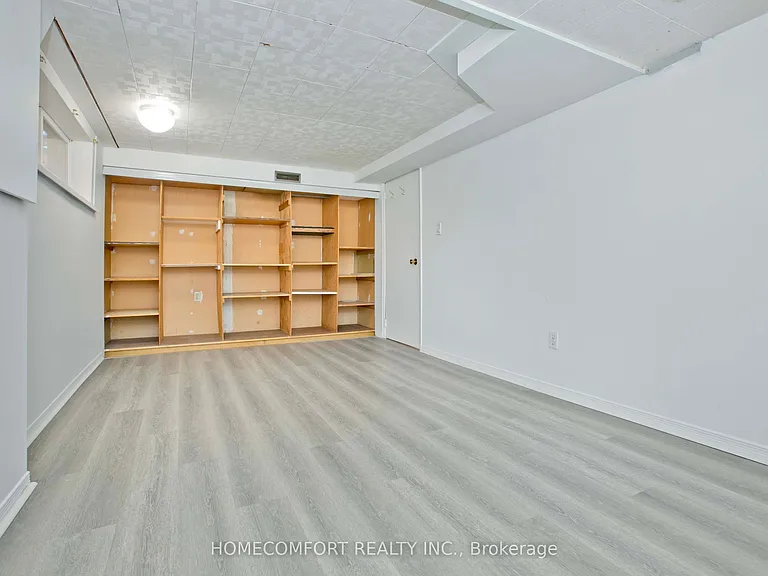 247 Parkview Ave — Photo 29