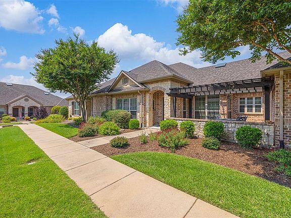 2nd image of 5685 Hummingbird Ln