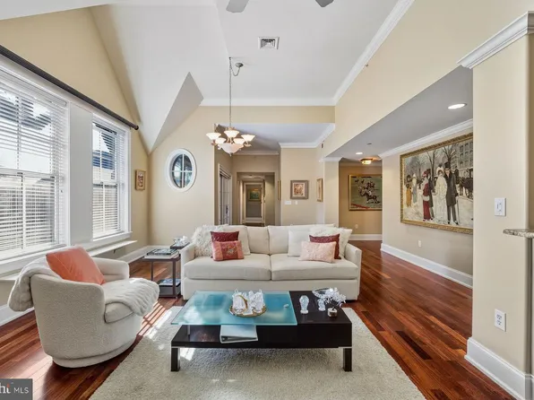 115 E Montgomery Ave #3-B, Ardmore, PA 19003