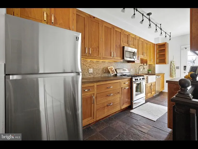 1640 S Charles St — Photo 16