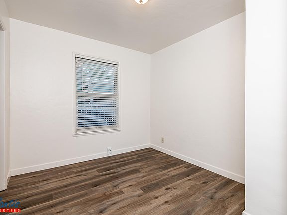 5th image of 365 N Autumn St APT 7