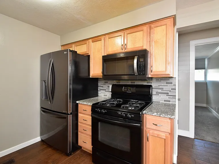 127 E 1100 N #3 — Photo 2