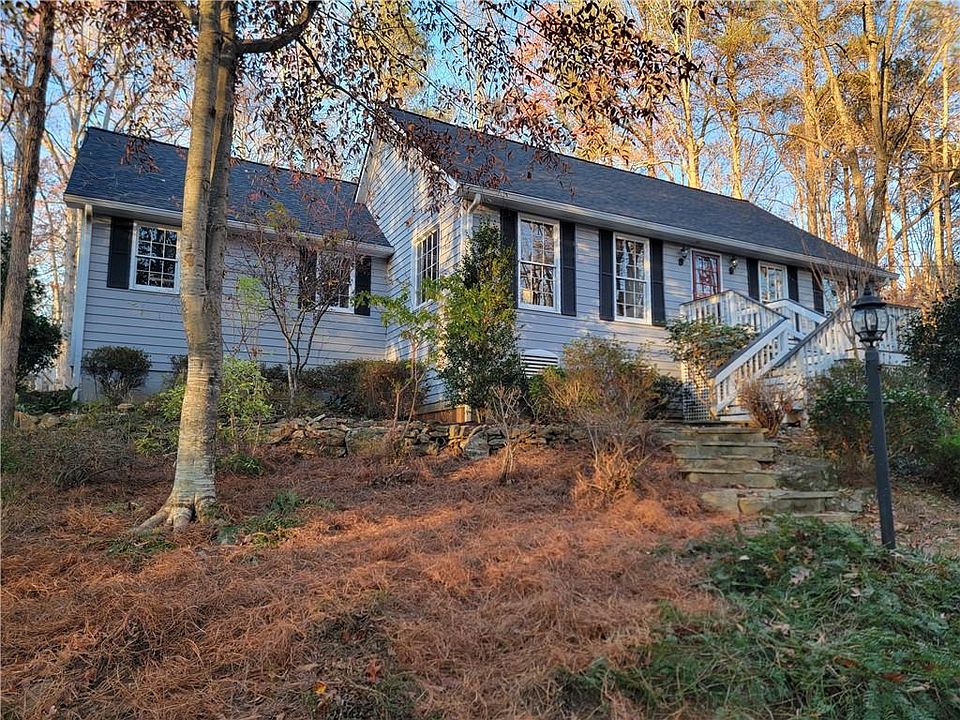 1st image of 1825 Blue Pond Dr