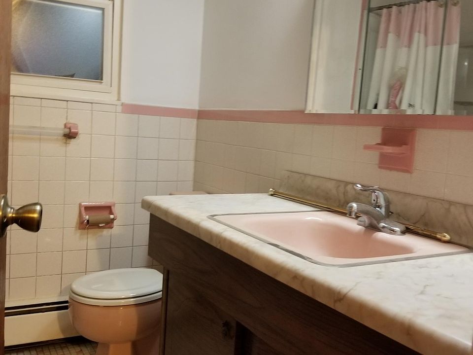 2nd image of 436 Commercial Ave #B