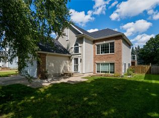1937 NW 157th St, Clive, IA 50325