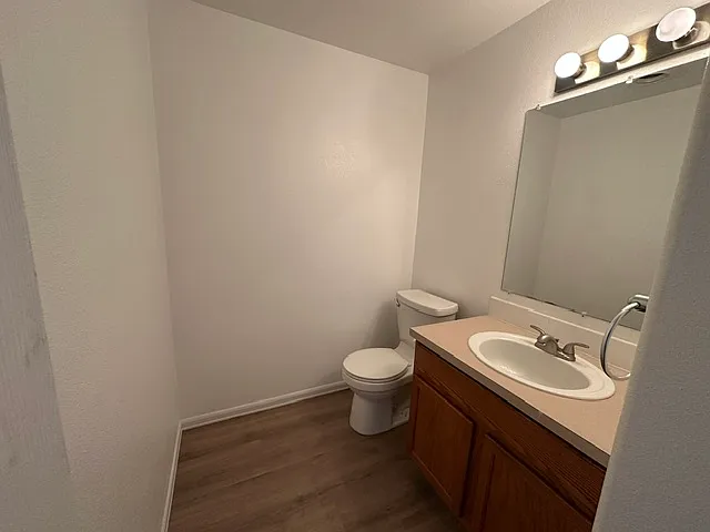 3 bed, 2.5 bath, 1300 sqft, $2,350 — Photo 4