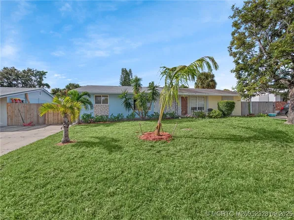 2346 NE Rustic Pl, Jensen Beach, FL 34957