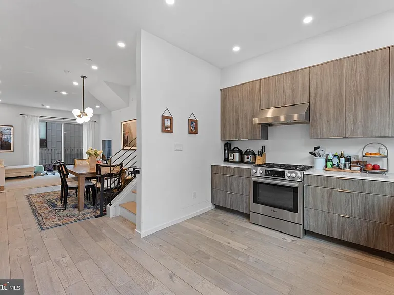 312 Poplar St — Photo 16