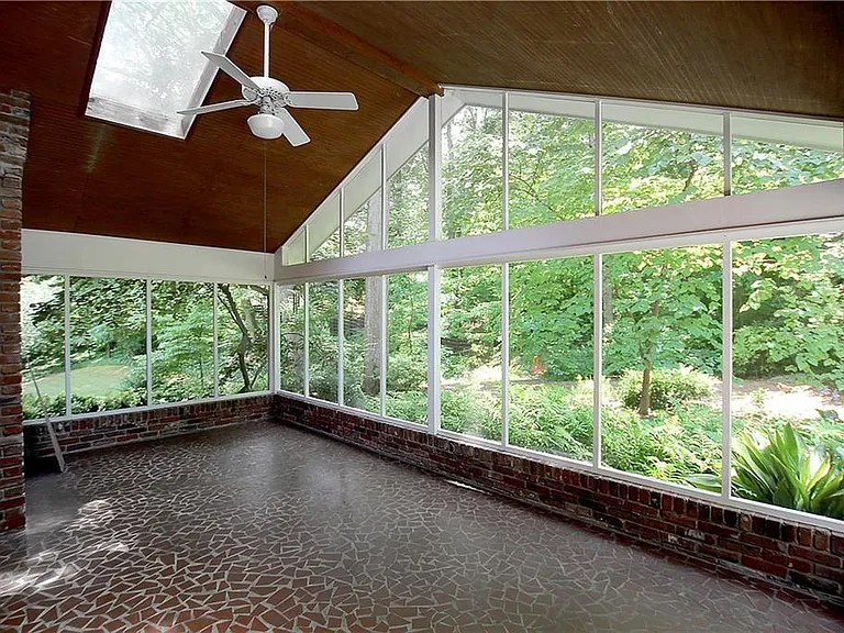 4690 Huntley Dr — Photo 18