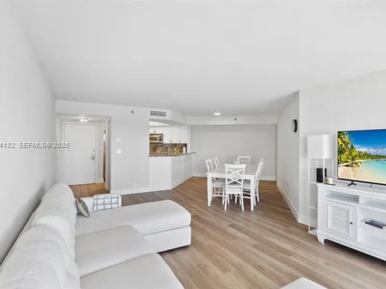 6767 Collins Ave #909 — Photo 2
