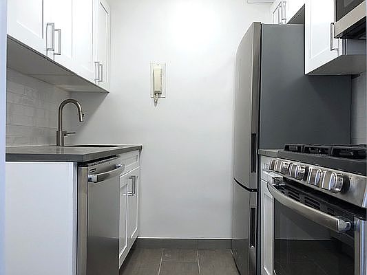 5th image of 185 E 85th St APT 28N