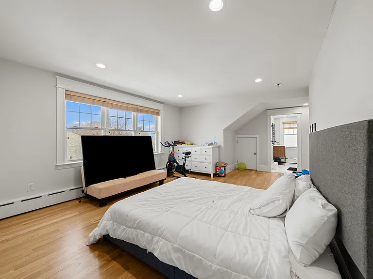 57 Lawton St #2 — Photo 8
