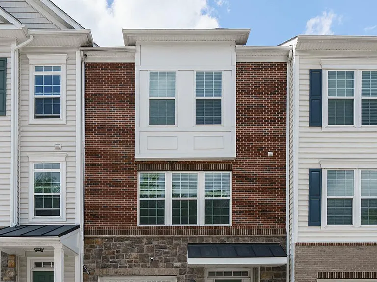 5004 Forest Pines Dr — Photo 2