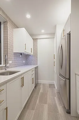 Sold by SW Realty Associates Inc | media 1