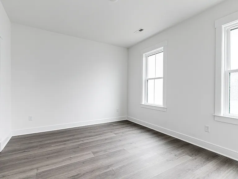 1827 W Cary St — Photo 25