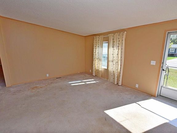 3rd image of 2 W Rosewood Dr