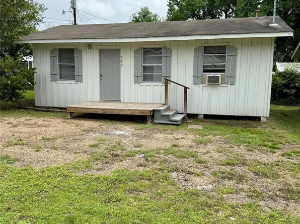 519 McGuire Ln, Huntsville, TX 77340