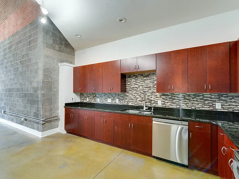 927 Westmere Ave — Photo 9