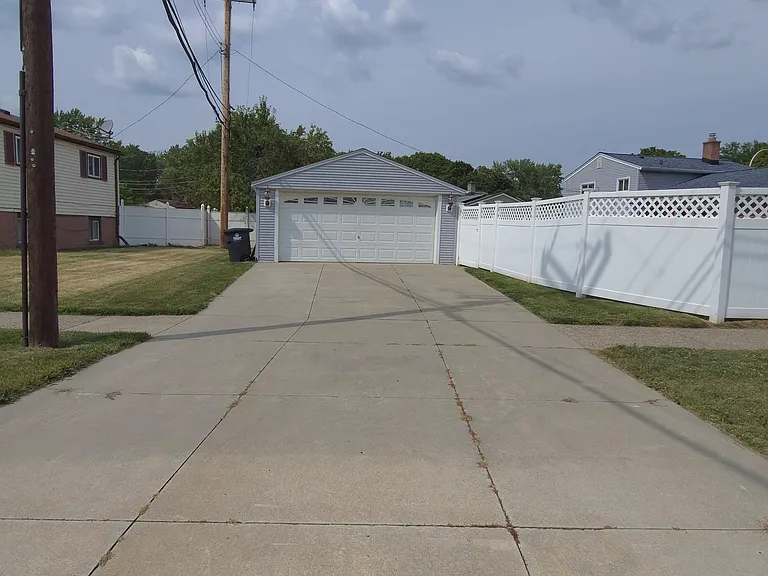 33011 Lynx St — Photo 4