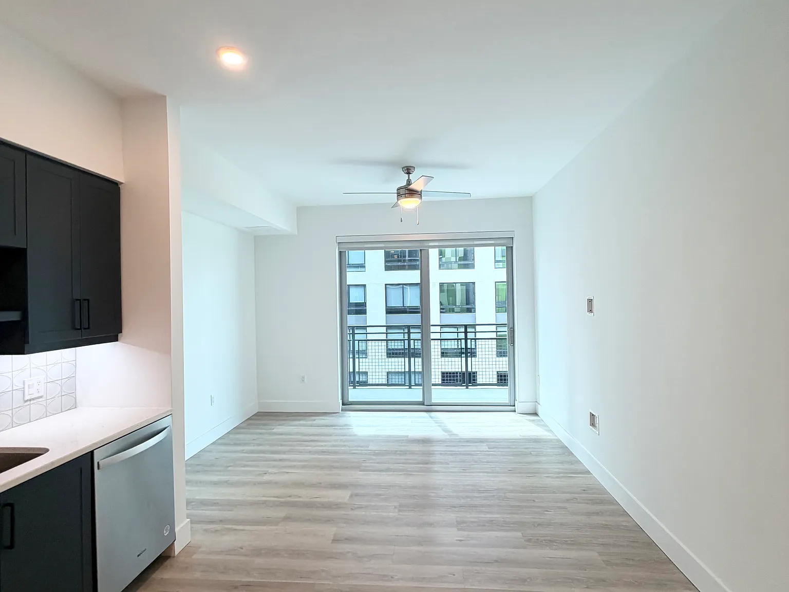 Studio, 514 sqft, $2,011 — Photo 1