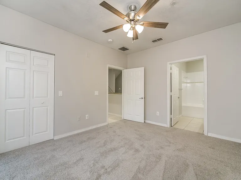 2460 Grand Central Pkwy #9 — Photo 12