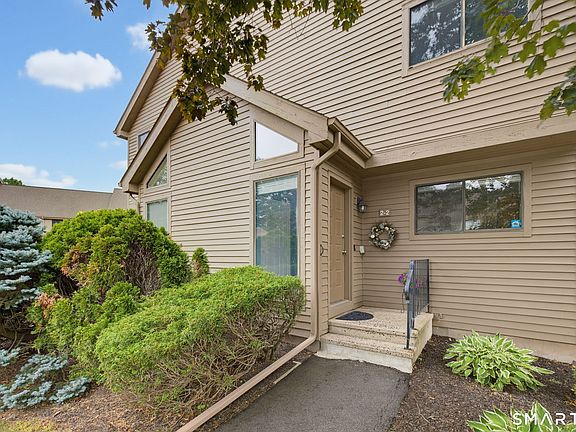 2nd image of 2 Canterbury Court #2