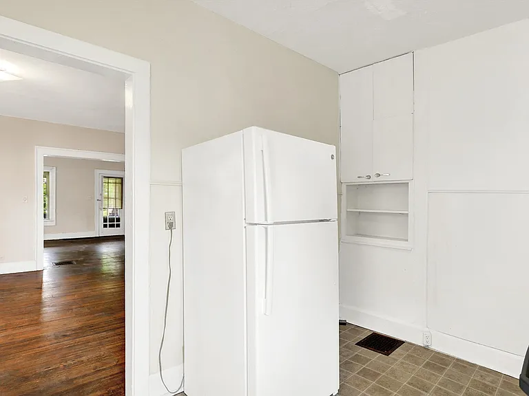 628 N Riley Ave — Photo 19