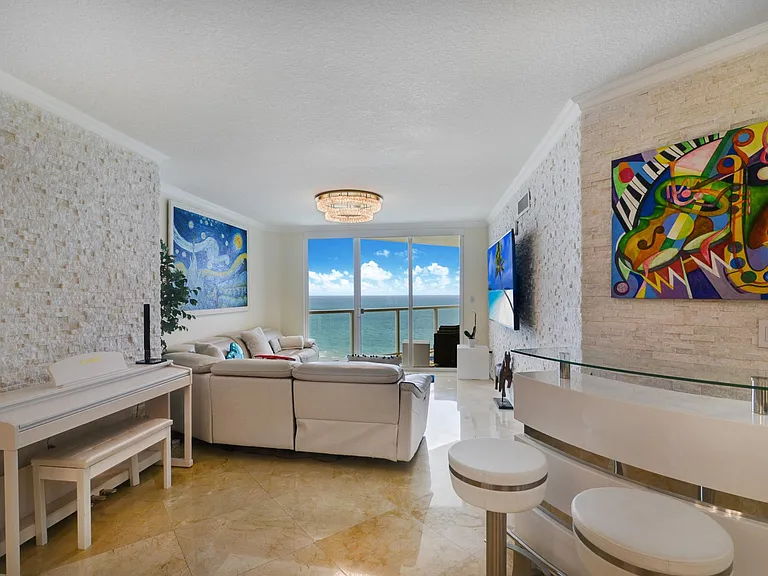 16699 Collins Ave #3204 — Photo 2