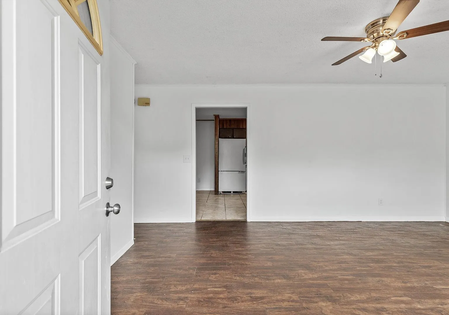 3 bed, 1.0 bath, 1416 sqft, $1,750 — Photo 3