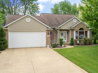 2704 Deerhaven Dr, Effingham, IL 62401