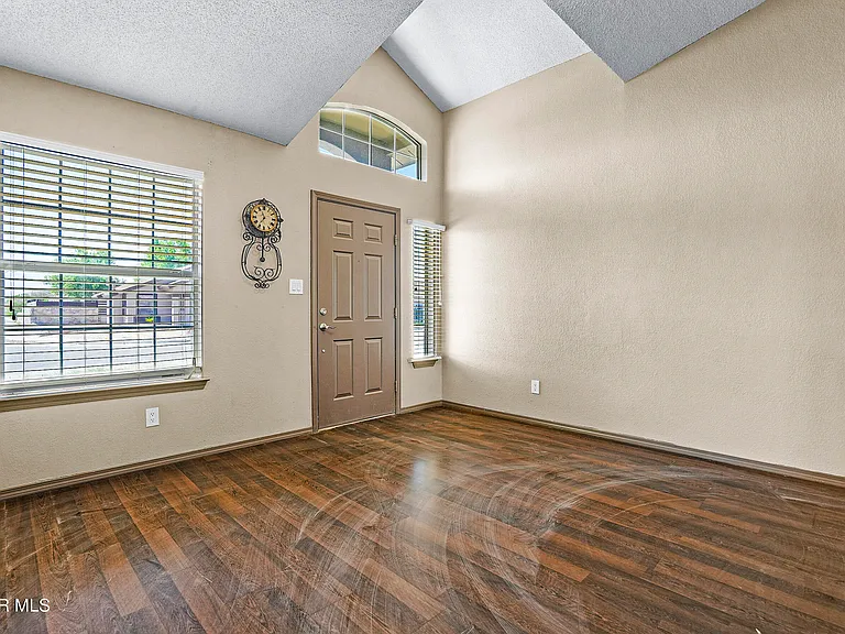 14069 Lago Seco Dr — Photo 10