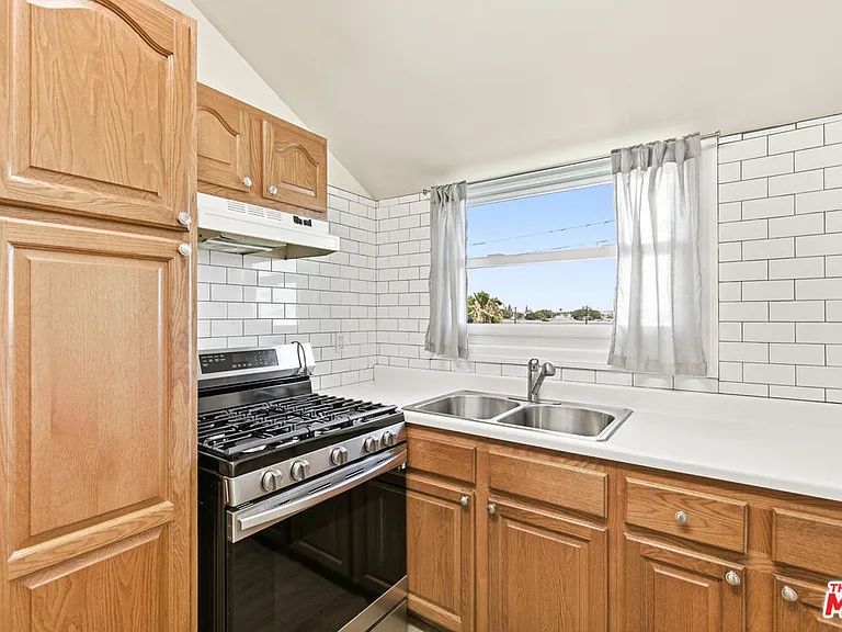 4125 S Figueroa St #403 — Photo 3