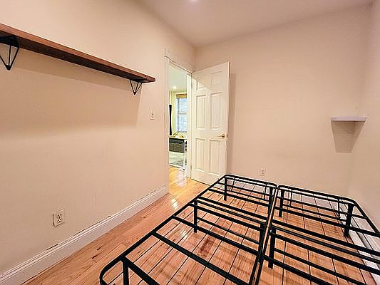 5th image of 22 E 105th St APT 1B