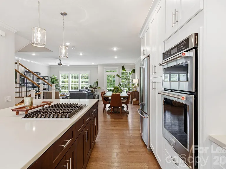 519 Griffith Village Ln — Photo 14